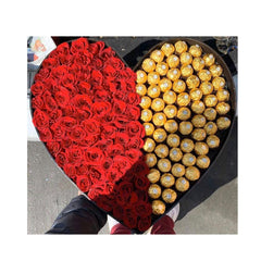 Caja en forma de corazón rellena de chocolates y rosas Caja en forma de corazón rellena de chocolates y rosas - Sweet Surprise Boutique