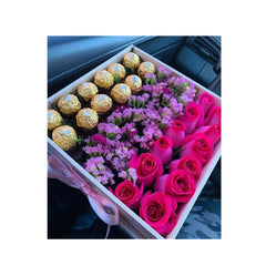 Caja rellena de chocolates, rosas y flores diversas Caja rellena de chocolates, rosas y flores diversas - Sweet Surprise Boutique