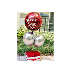 Caja de rosas con globos decorativos - Sweet Surprise Boutique