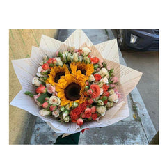 Ramo de girasoles y rosas variadas - Sweet Surprise Boutique