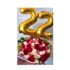 Ramo de rosas variadas con globos decorativos - Sweet Surprise Boutique